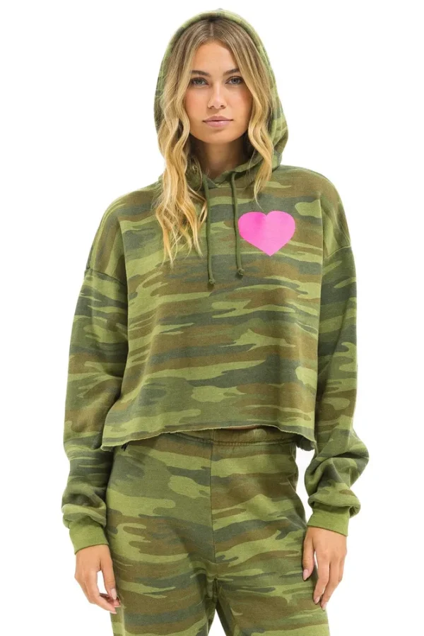 HEART RELAXED CROPPED PULLOVER HOODIE - CAMO // NEON PINK